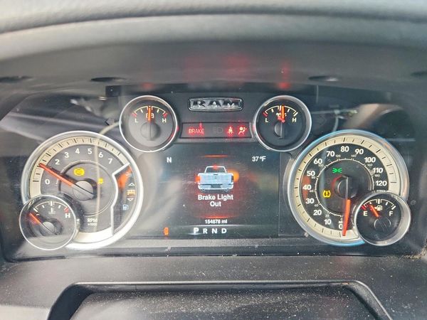 2016 RAM 1500 SLT