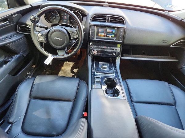 2017 JAGUAR XE