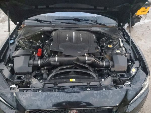 2017 JAGUAR XE