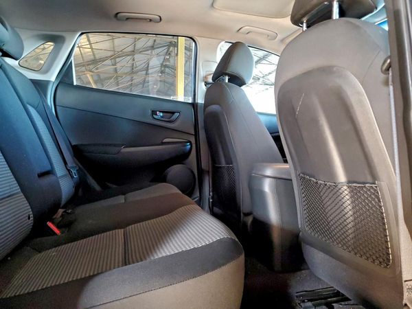 2018 HYUNDAI KONA SEL with Tech Pkg