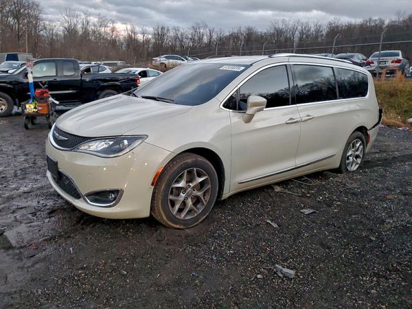 2017 CHRYSLER PACIFICA