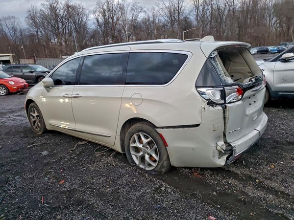 2017 CHRYSLER PACIFICA