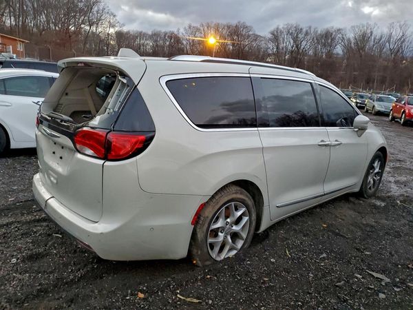 2017 CHRYSLER PACIFICA