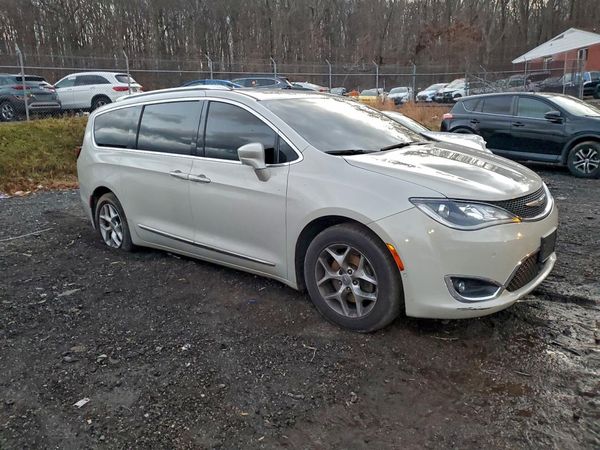 2017 CHRYSLER PACIFICA