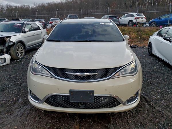 2017 CHRYSLER PACIFICA
