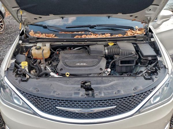 2017 CHRYSLER PACIFICA