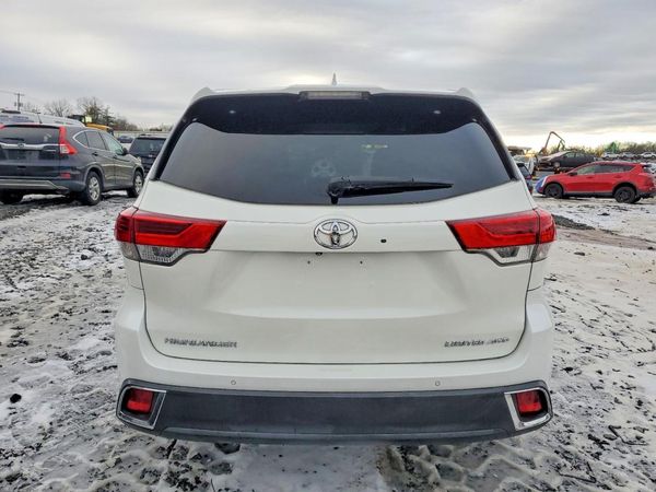 2018 TOYOTA HIGHLANDER
