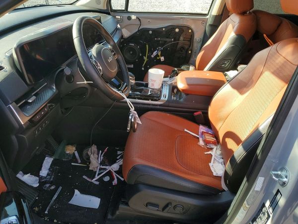 2024 KIA CARNIVAL