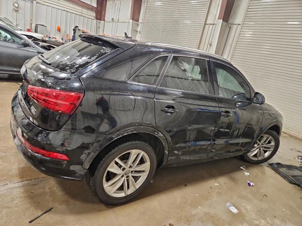 2016 AUDI Q3