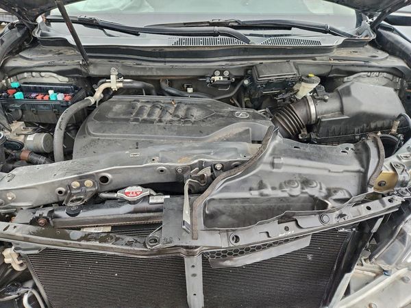 2014 ACURA MDX SH-AWD Tech — Engine bay