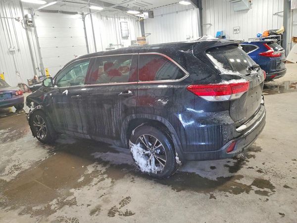 2018 TOYOTA HIGHLANDER LE/LE Plus