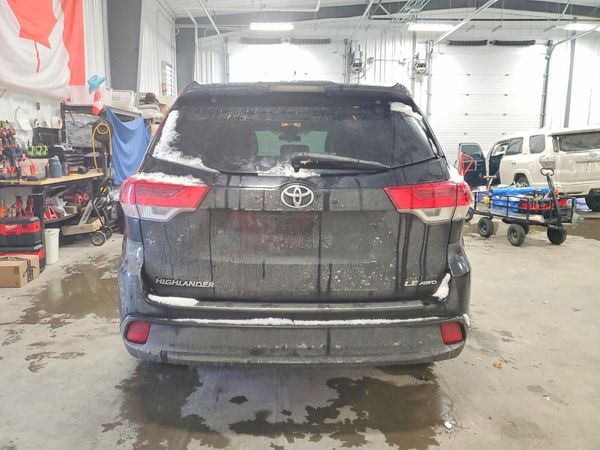 2018 TOYOTA HIGHLANDER LE/LE Plus