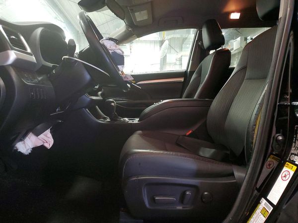 2018 TOYOTA HIGHLANDER LE/LE Plus