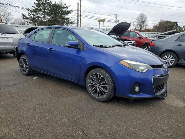 2015 TOYOTA COROLLA