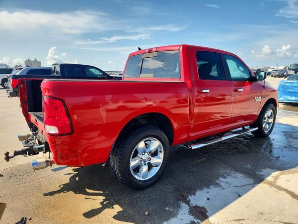 2015 RAM 1500 SLT