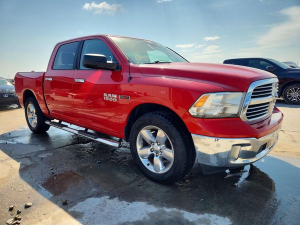 2015 RAM 1500 SLT