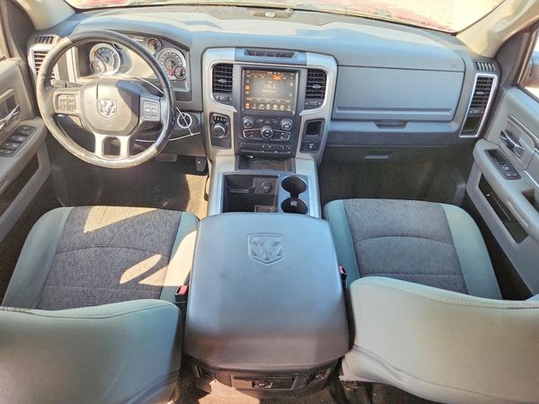 2015 RAM 1500 SLT