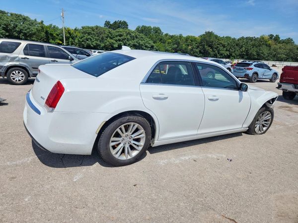 2016 CHRYSLER 300