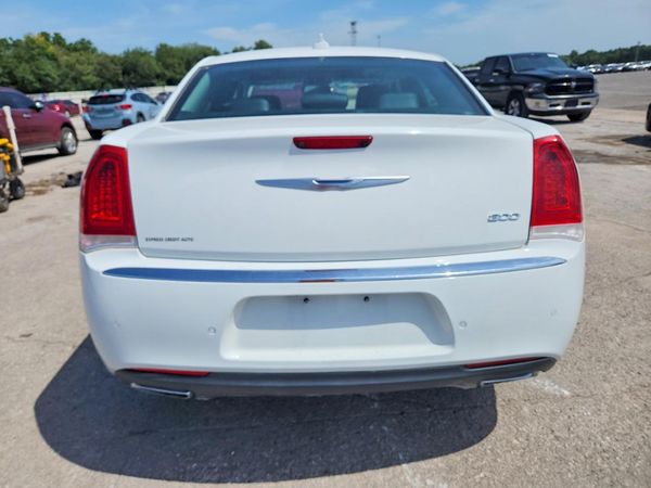 2016 CHRYSLER 300