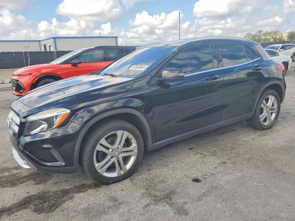2017 MERCEDES-BENZ GLA GLA250