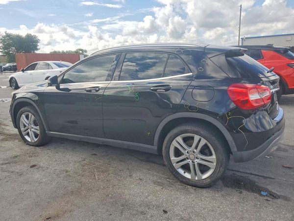 2017 MERCEDES-BENZ GLA GLA250