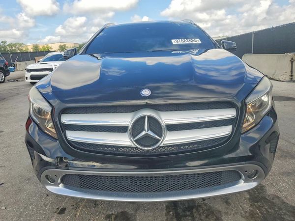 2017 MERCEDES-BENZ GLA GLA250