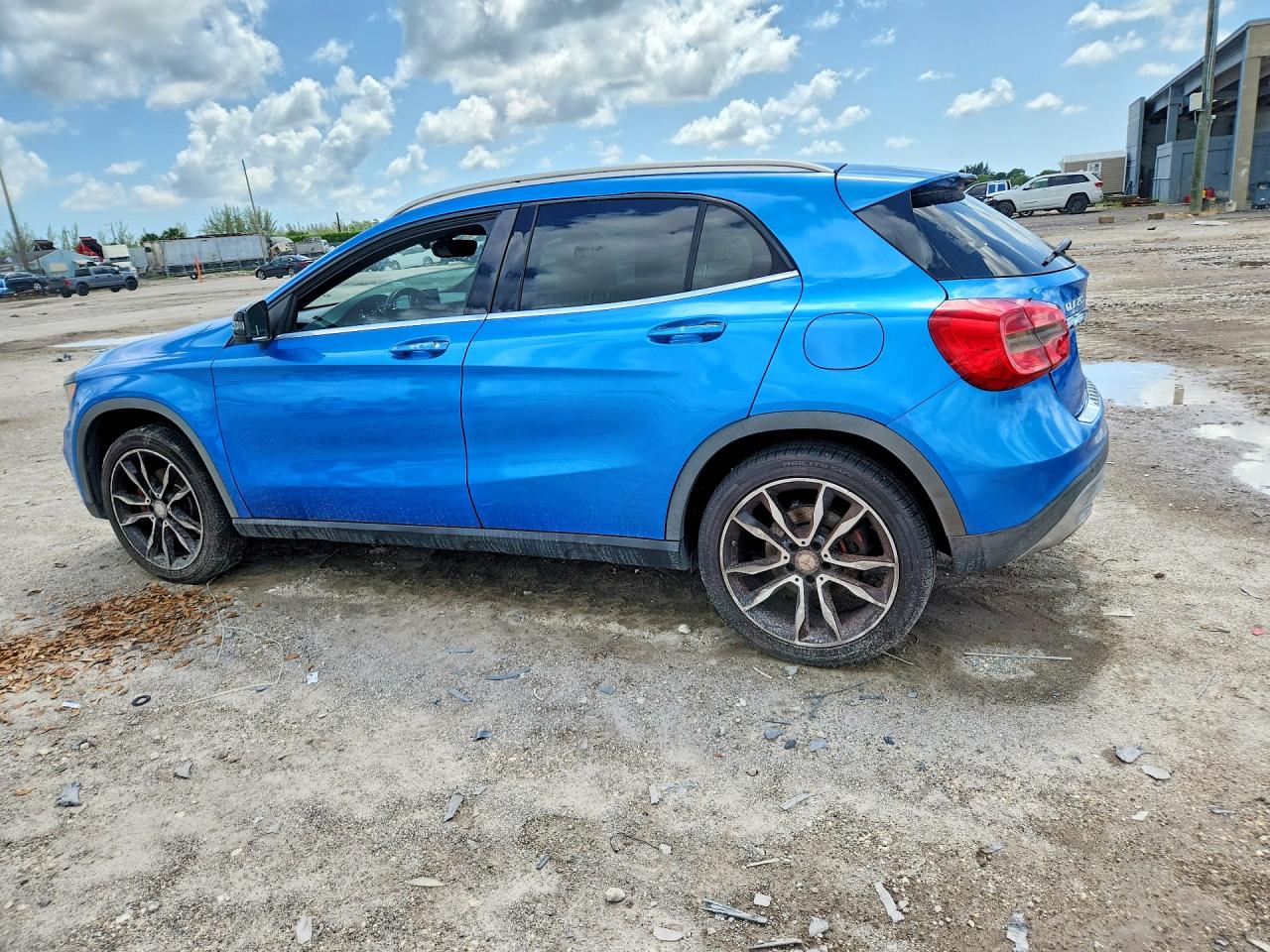 2016 MERCEDES-BENZ GLA GLA250