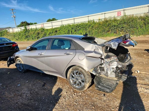 2024 HYUNDAI ELANTRA
