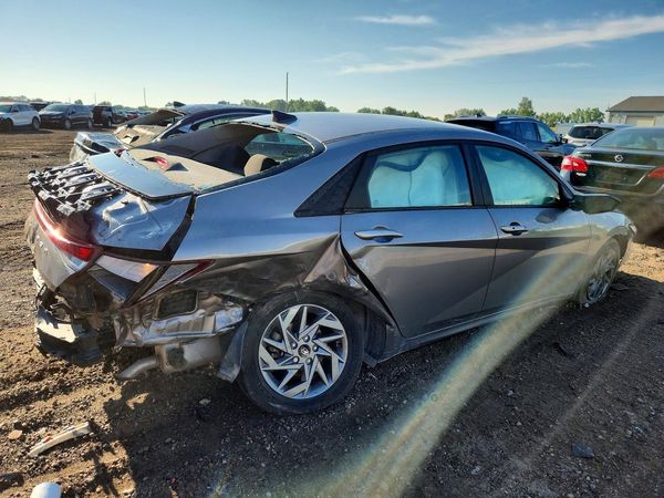 2024 HYUNDAI ELANTRA