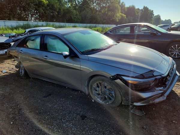 2024 HYUNDAI ELANTRA
