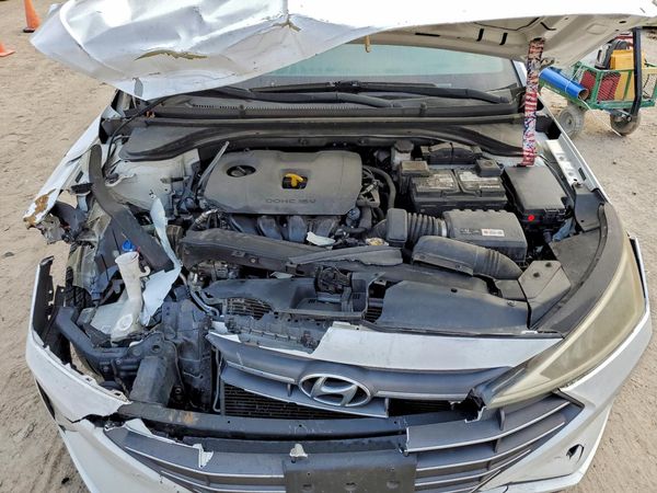 2019 HYUNDAI ELANTRA SE