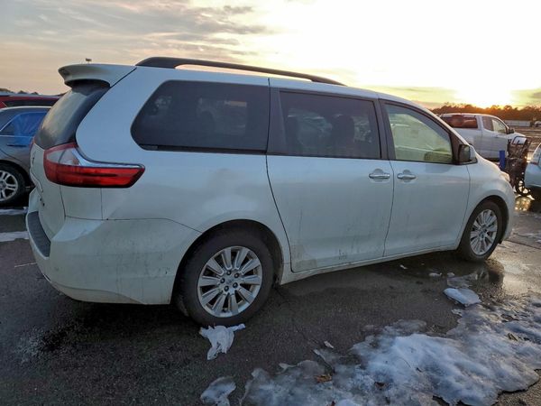 2015 TOYOTA SIENNA