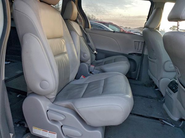 2015 TOYOTA SIENNA
