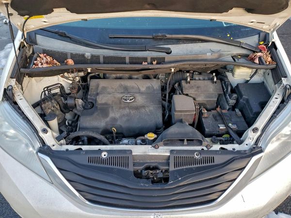 2015 TOYOTA SIENNA