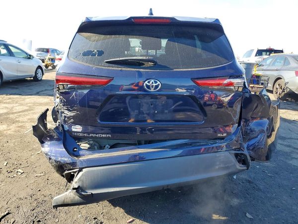 2021 TOYOTA HIGHLANDER XLE