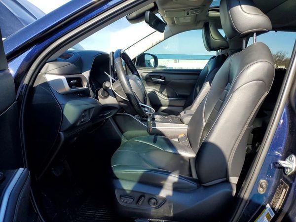 2021 TOYOTA HIGHLANDER XLE