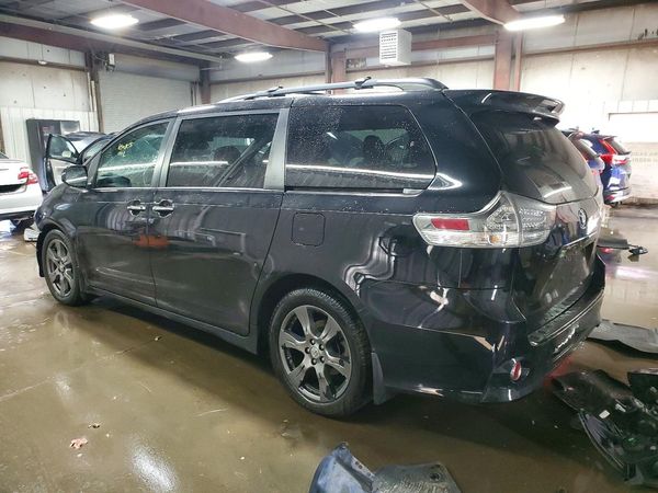 2017 TOYOTA SIENNA