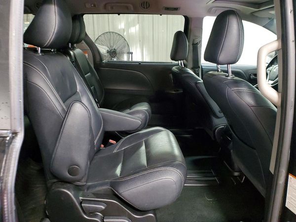 2017 TOYOTA SIENNA