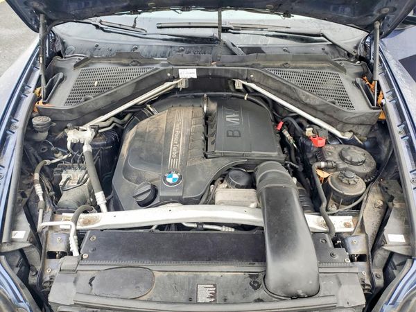 2012 BMW X5 xDrive35i — Engine bay