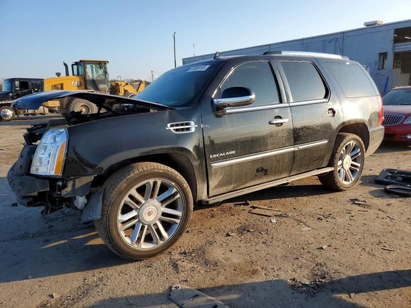 2012 CADILLAC ESCALADE