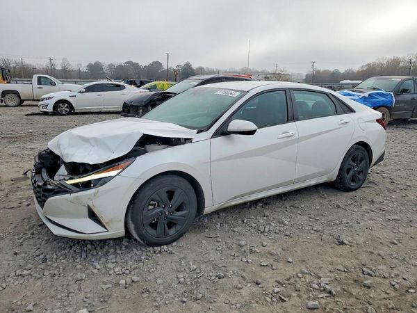 2022 HYUNDAI ELANTRA SEL w/Convenience Pkg