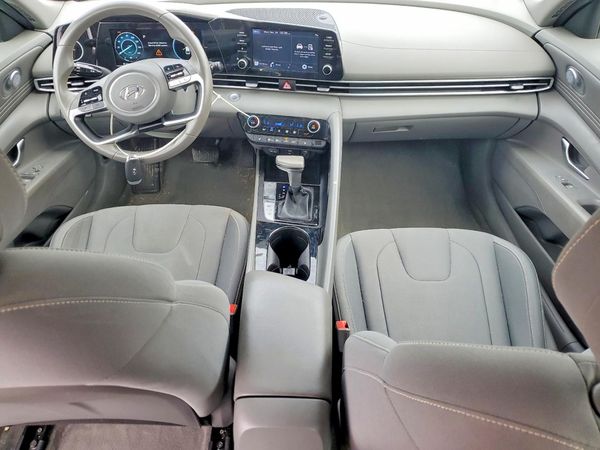 2022 HYUNDAI ELANTRA SEL w/Convenience Pkg