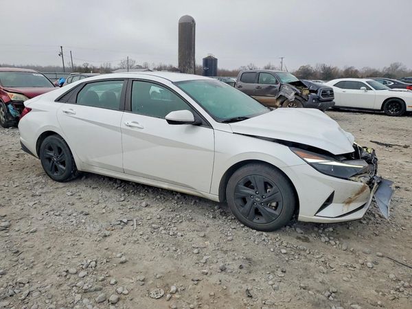 2022 HYUNDAI ELANTRA SEL w/Convenience Pkg