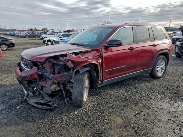 2024 JEEP GRAND CHER Laredo — Front 3/4