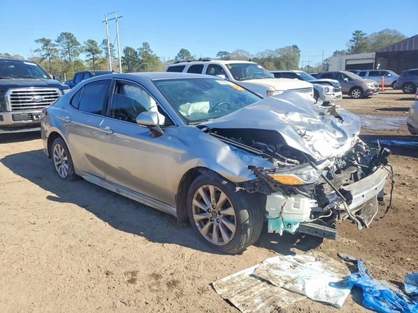 2019 TOYOTA CAMRY
