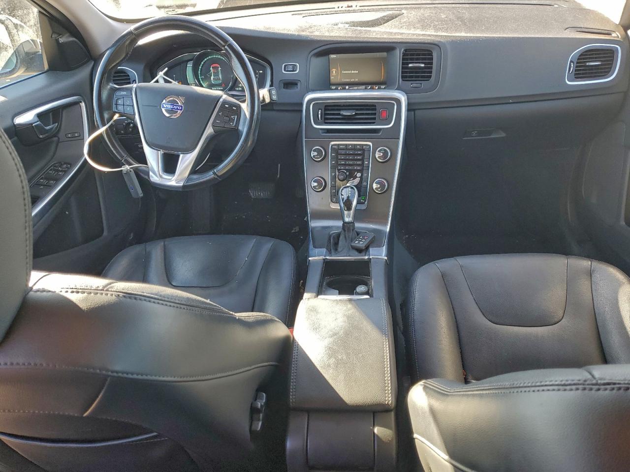 2015 VOLVO V60 Platinum (non R design)