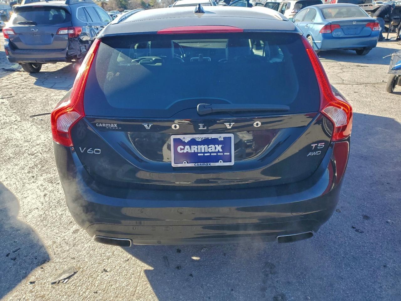 2015 VOLVO V60 Platinum (non R design)