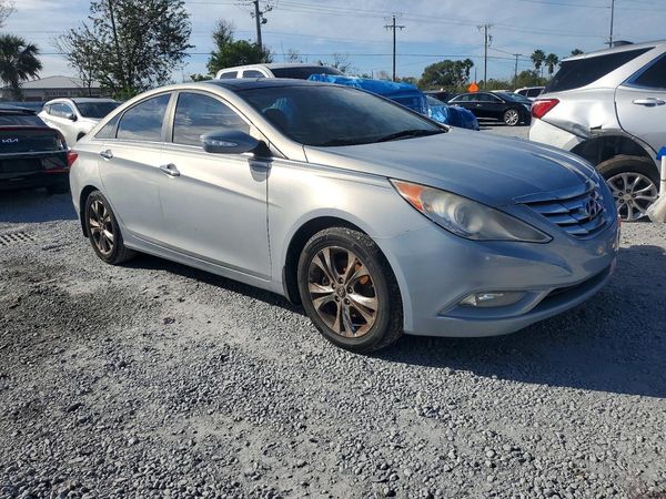 2013 HYUNDAI SONATA