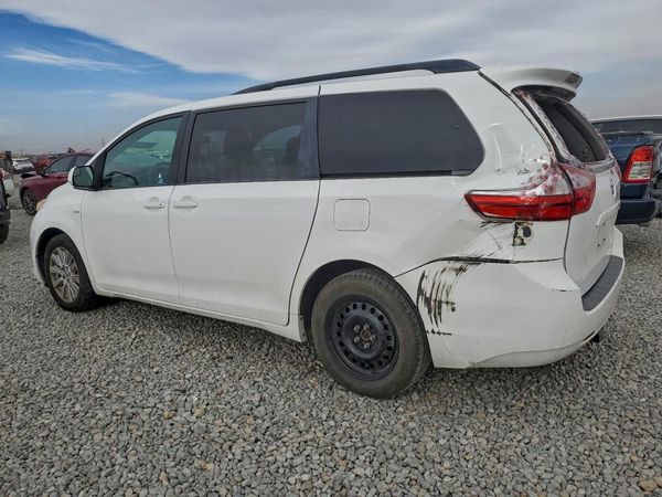 2016 TOYOTA SIENNA