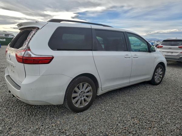 2016 TOYOTA SIENNA